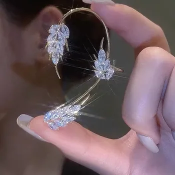 ZLALHAJA korejské Kovové Motýl Ucho Klipy Náušnice Pro Ženy Bez Lesklé Zirkony Piercing Ucho Manžety 2022 Trend Módní Šperky